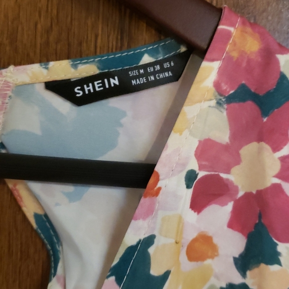 SHEIN Ruffle Trim Tied Backless Dress - Picture 4 of 5